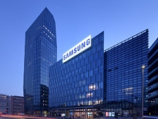 Samsung invests billions in chip factories