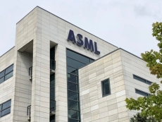 ASML beats expectations but warns on 2026 growth