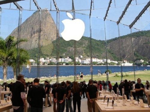 Brazil pulls iPhones from store
