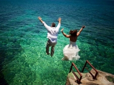 Apple's partners join it in share slump jump